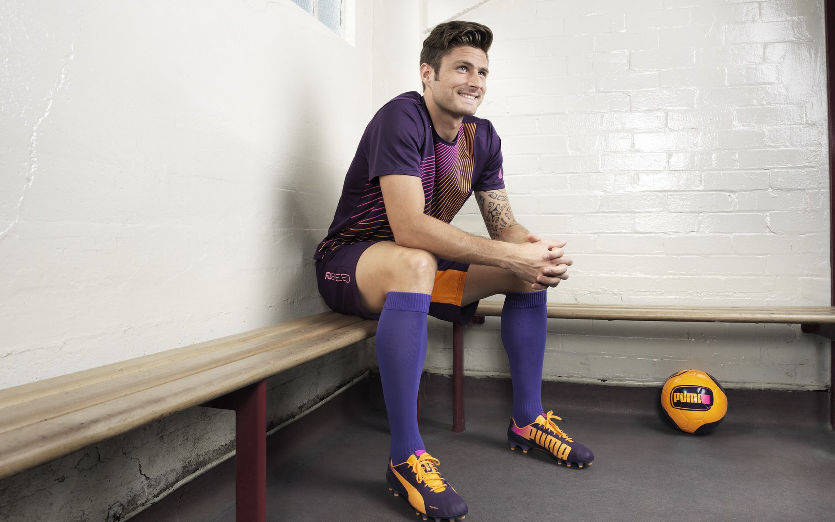 西亚卡姆单打能力增强猛龙进攻更具威胁，西亚卡姆打的什么位置